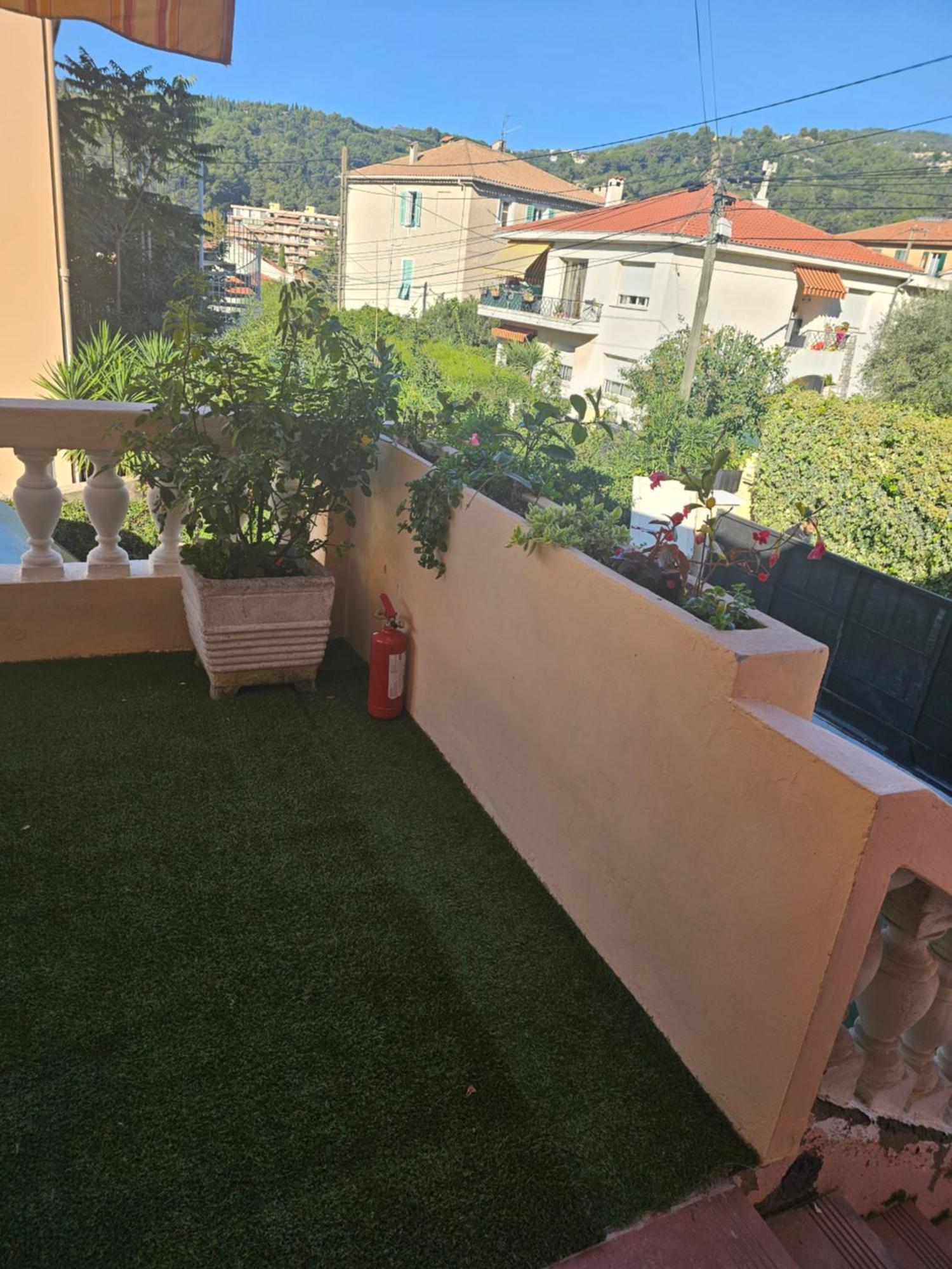 Studio 3 A La Trinite Proche De Nice 10 Mn, Monaco 15 Mn Et L'Italie 30 Mn Luaran gambar