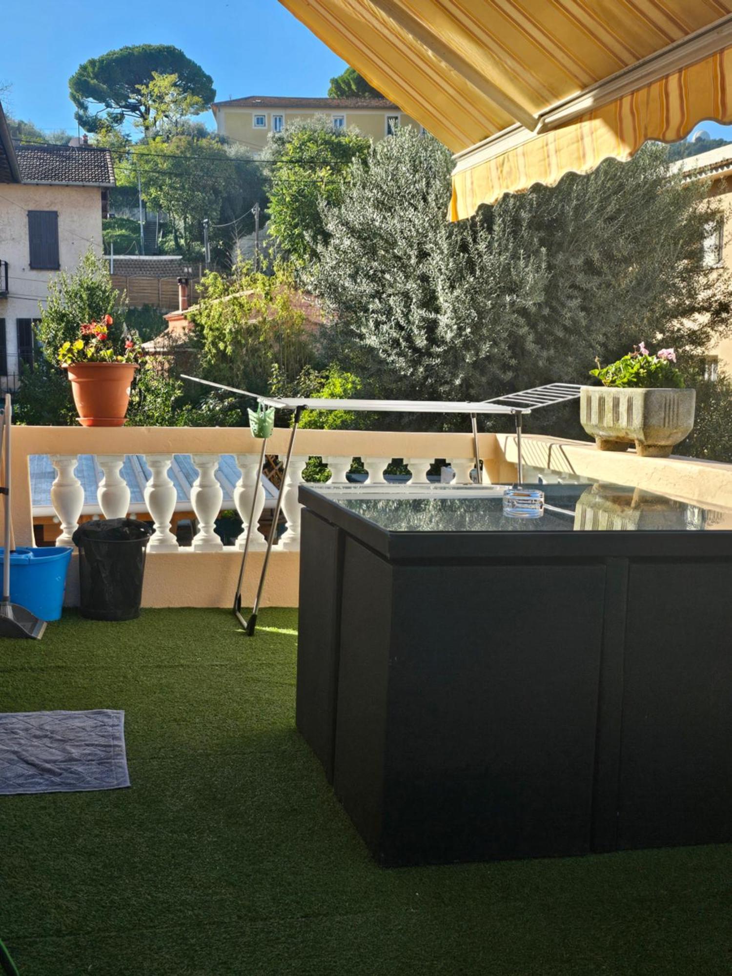 Studio 3 A La Trinite Proche De Nice 10 Mn, Monaco 15 Mn Et L'Italie 30 Mn Luaran gambar
