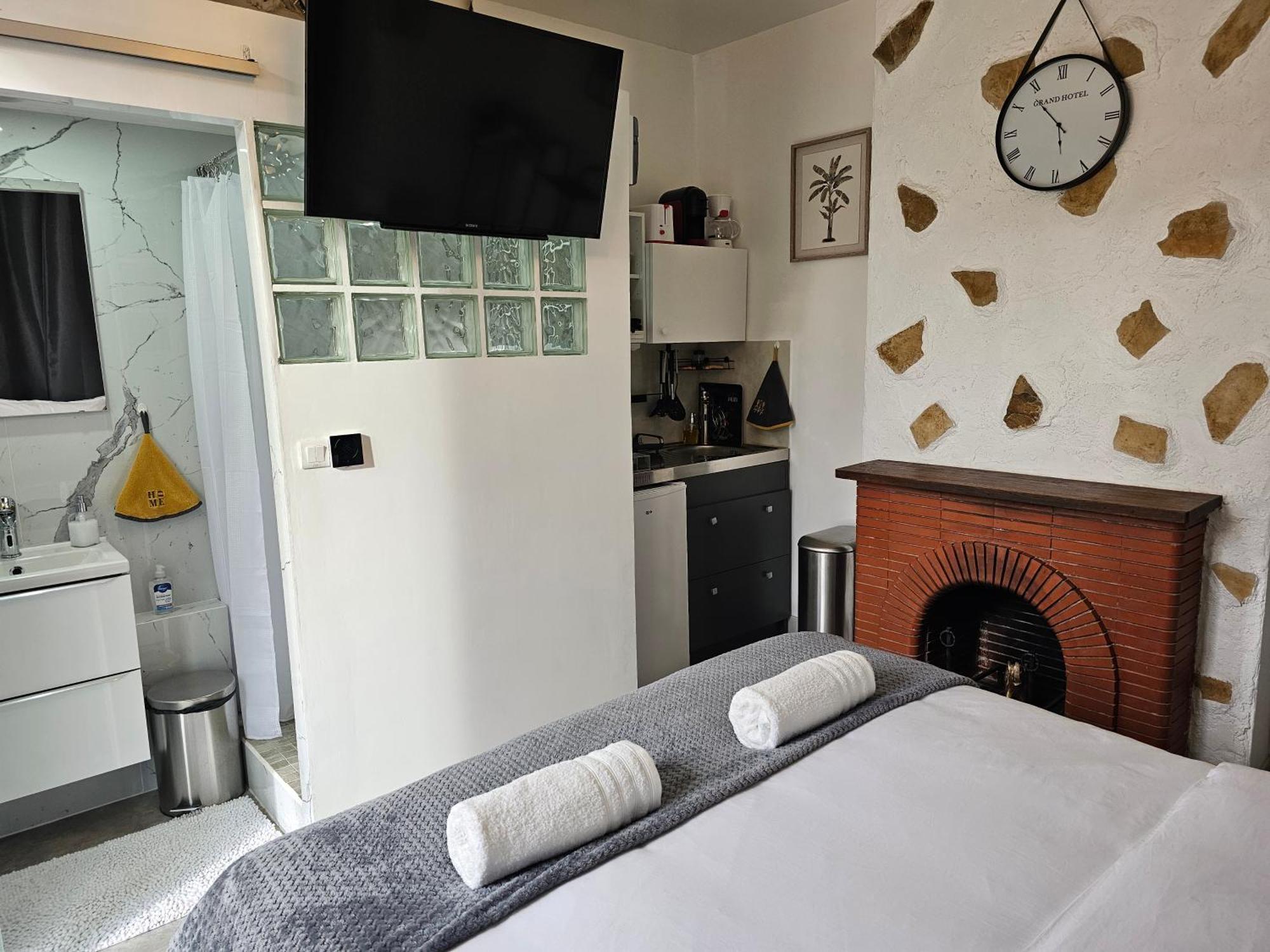Studio 3 A La Trinite Proche De Nice 10 Mn, Monaco 15 Mn Et L'Italie 30 Mn Luaran gambar