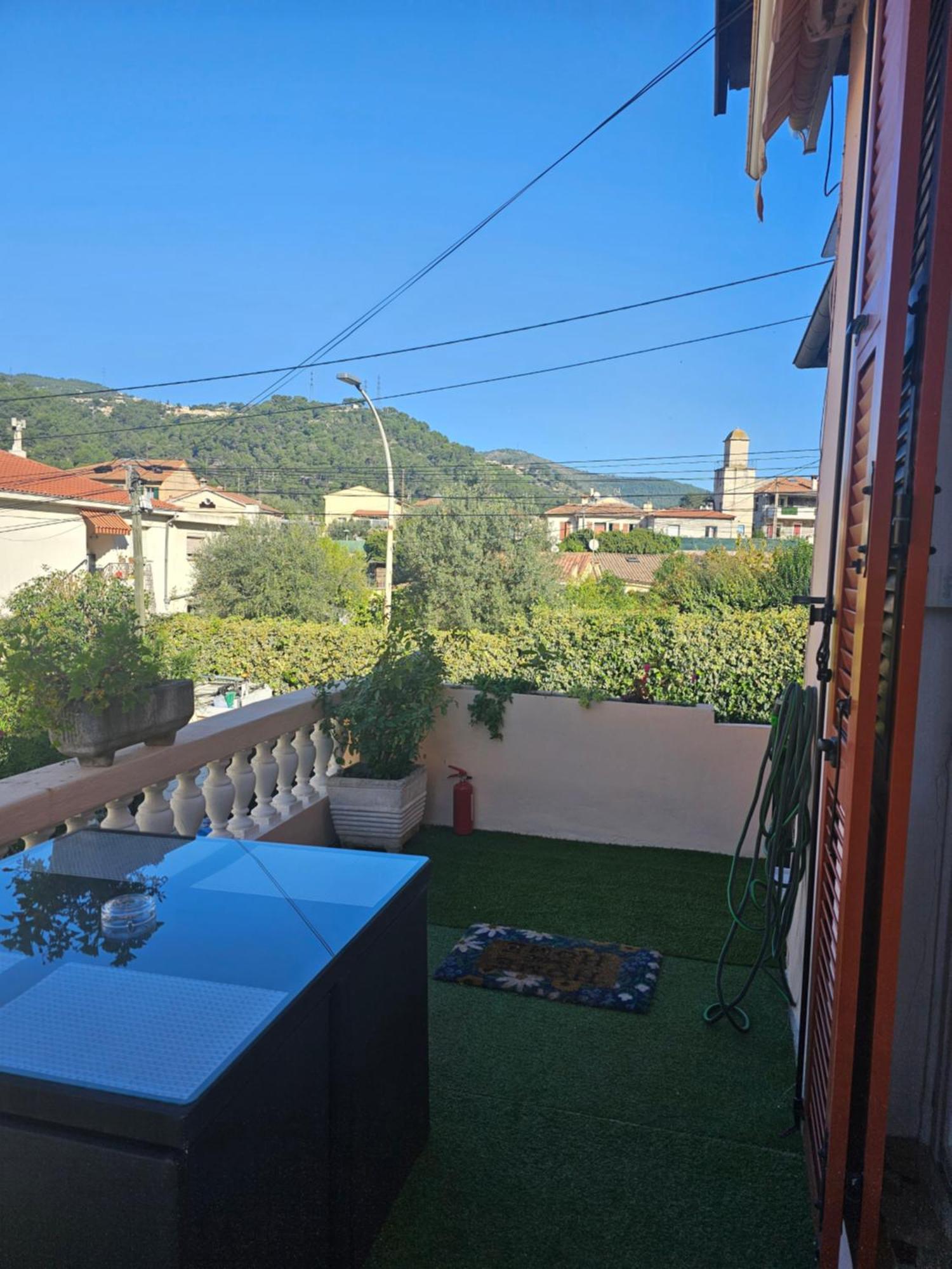 Studio 3 A La Trinite Proche De Nice 10 Mn, Monaco 15 Mn Et L'Italie 30 Mn Luaran gambar