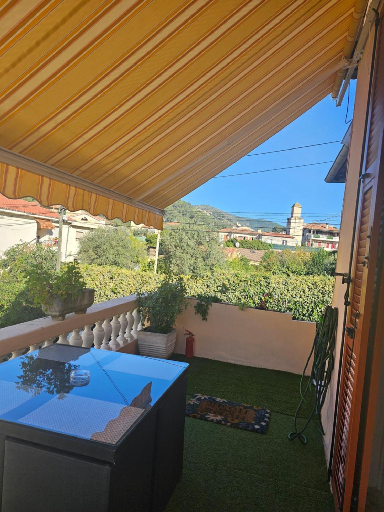 Studio 3 A La Trinite Proche De Nice 10 Mn, Monaco 15 Mn Et L'Italie 30 Mn Luaran gambar